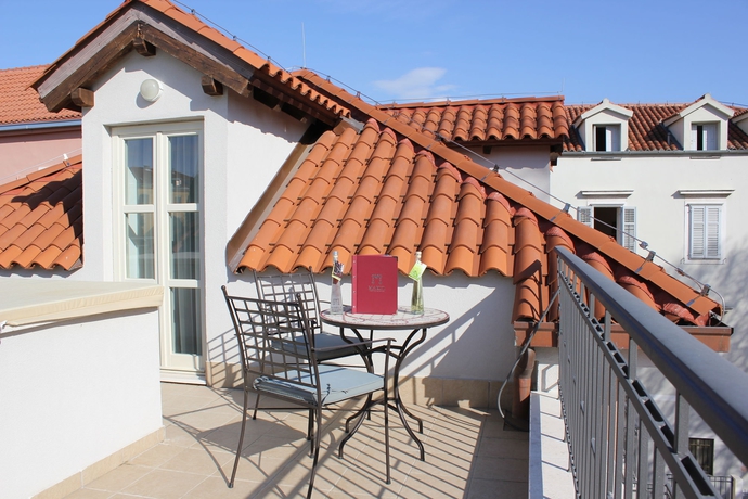 Imagen de los exteriores del Hotel Marul. Foto 15