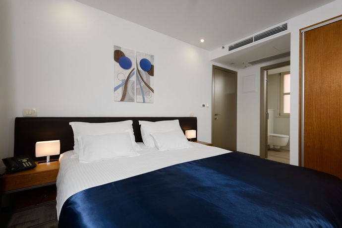 Imagen de la habitación del Hotel Marul. Foto 8