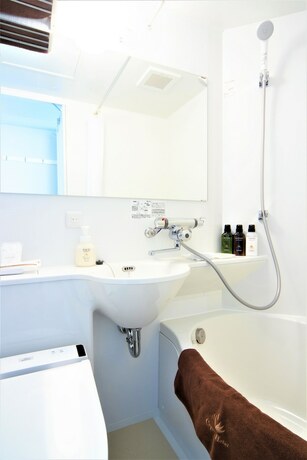 Imagen de la habitación del Hotel Marutamachi Crystal. Foto 17