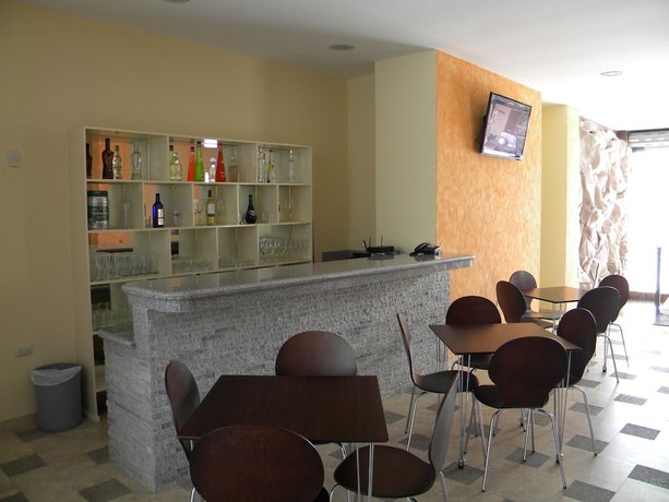 Imagen del bar/restaurante del Hotel Marvento Dos. Foto 4