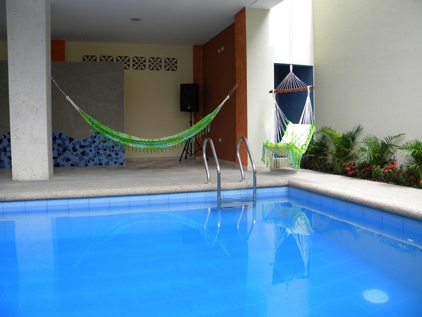 Imagen de la piscina del Hotel Marvento Dos. Foto 15