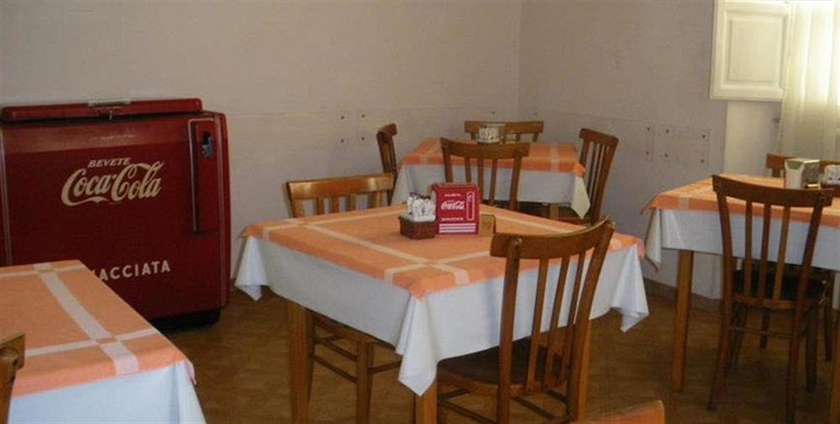 Imagen del bar/restaurante del Hotel Marvi. Foto 3