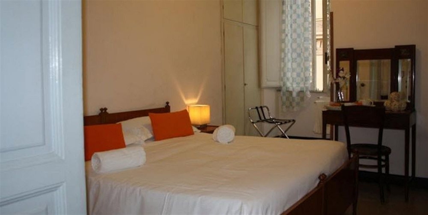 Imagen de la habitación del Hotel Marvi. Foto 4