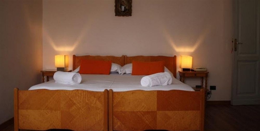 Imagen de la habitación del Hotel Marvi. Foto 8