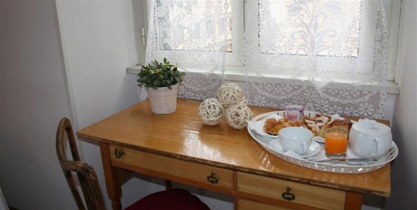 Imagen de la habitación del Hotel Marvi. Foto 12