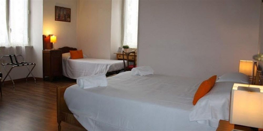 Imagen de la habitación del Hotel Marvi. Foto 13