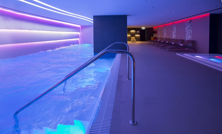 Imagen de la piscina del Hotel Marvie and Health. Foto 18