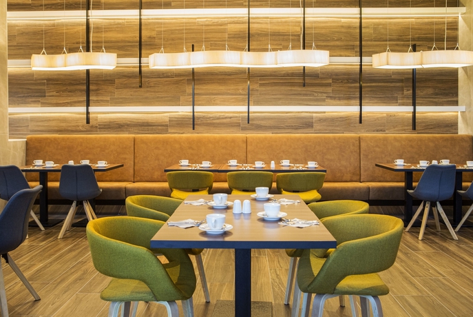 Imagen del bar/restaurante del Hotel Marvie and Health. Foto 7