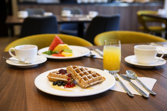 Imagen del bar/restaurante del Hotel Marvie and Health. Foto 9