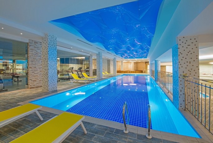 Imagen de la piscina del Hotel Mary Alanya. Foto 15