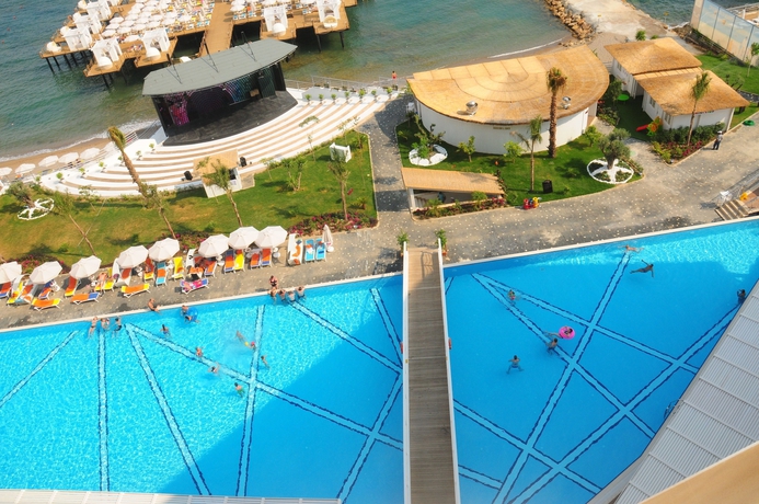 Imagen de la piscina del Hotel Mary Alanya. Foto 17
