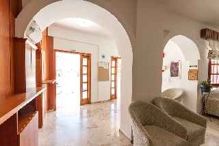 Imagen de los exteriores del Hotel Mary Bill. Foto 8