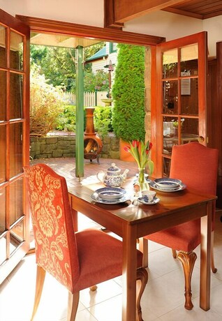 Imagen general del Hotel Mary Card's Coach House. Foto 3