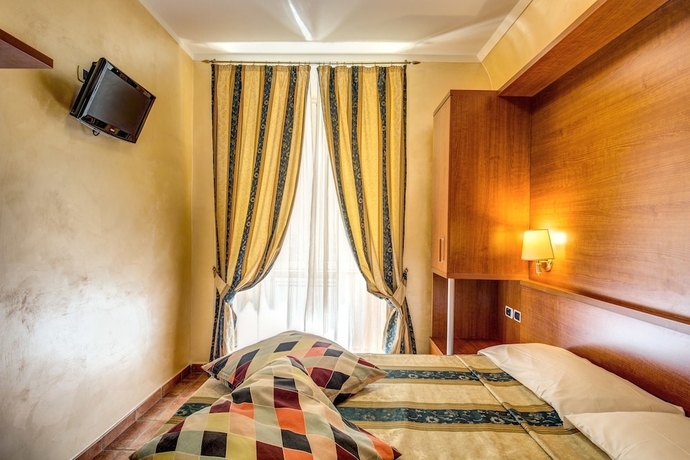 Imagen de la habitación del Hotel Maryelen. Foto 6