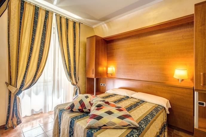 Imagen de la habitación del Hotel Maryelen. Foto 7