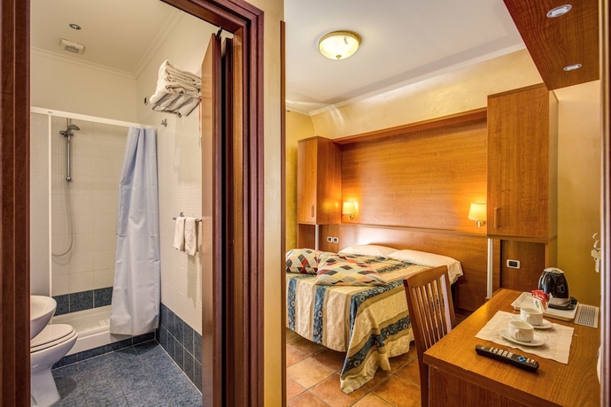 Imagen de la habitación del Hotel Maryelen. Foto 10