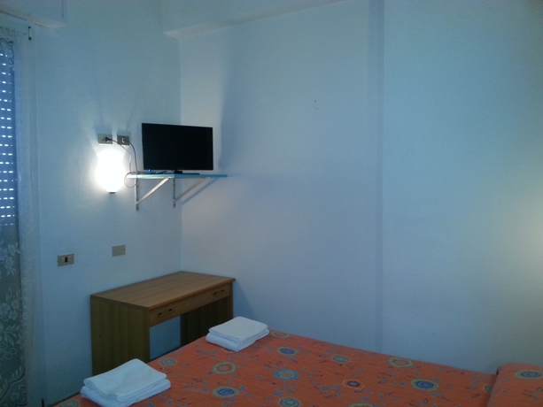 Imagen de la habitación del Hotel Marylise. Foto 10