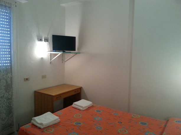 Imagen de la habitación del Hotel Marylise. Foto 12