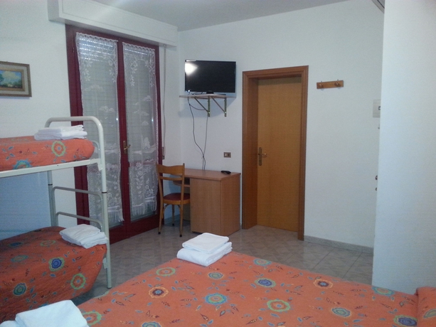 Imagen de la habitación del Hotel Marylise. Foto 13