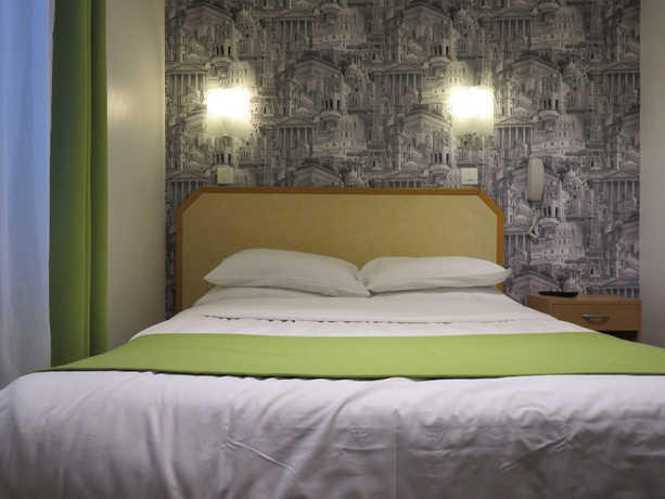 Imagen de la habitación del Hotel Mary's République. Foto 4