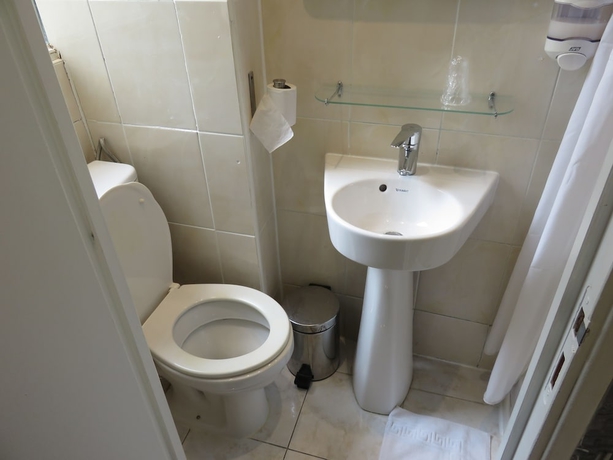 Imagen de la habitación del Hotel Mary's République. Foto 16