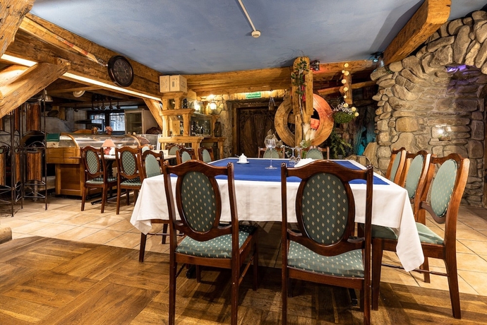 Imagen del bar/restaurante del Hotel Marysin Dw&oacute;r. Foto 3