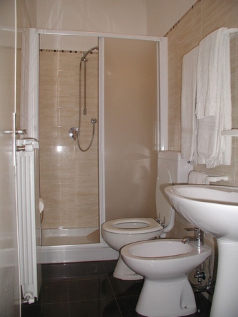Imagen de la habitación del Hotel Marystella. Foto 7