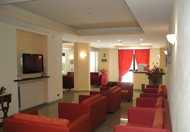 Imagen de los interiores del Hotel Marystella. Foto 15