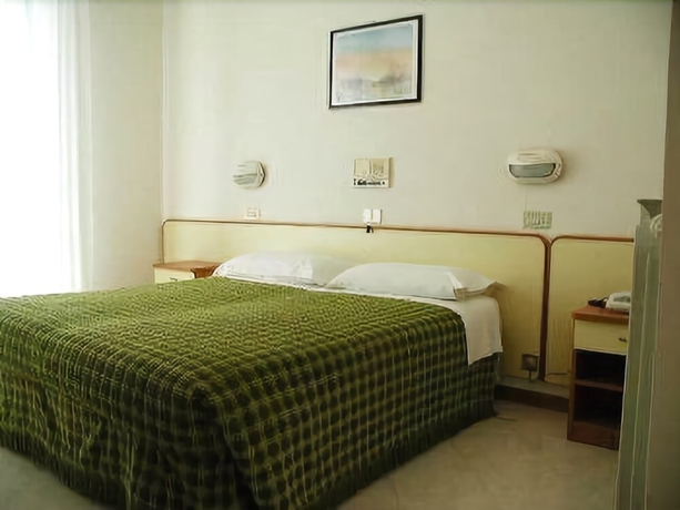 Imagen de la habitación del Hotel Marystella. Foto 8