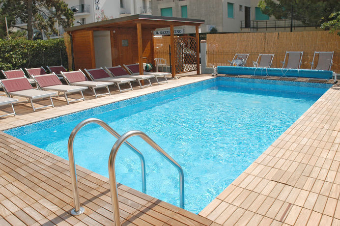 Imagen de la piscina del Hotel Marzia Holiday Queen. Foto 10