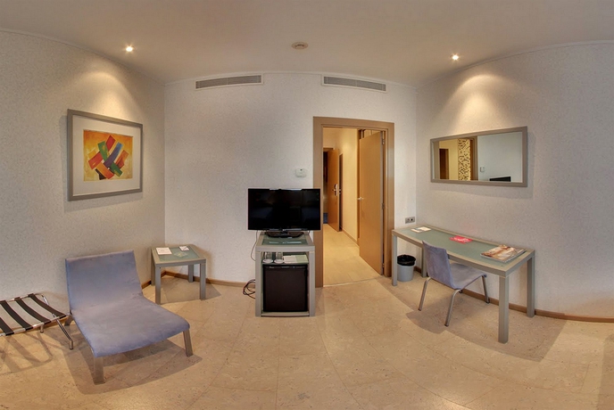 Imagen de la habitación del Hotel Mas Camarena. Foto 10