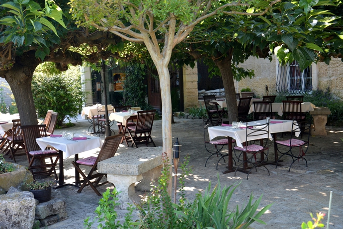 Imagen del bar/restaurante del Hotel Mas De La Feniere. Foto 2