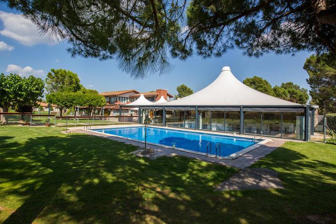 Imagen de la piscina del Hotel Mas De La Sala. Foto 10