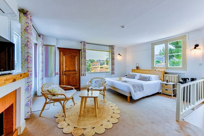 Imagen de la habitación del Hotel Mas Djoliba, Antibes. Foto 20