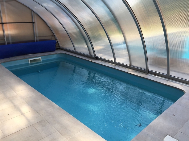 Imagen de la piscina del Hotel Mas Fuselles. Foto 12