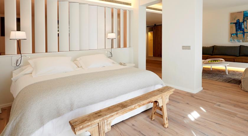 Imagen de la habitación del Hotel Mas Lazuli. Foto 6