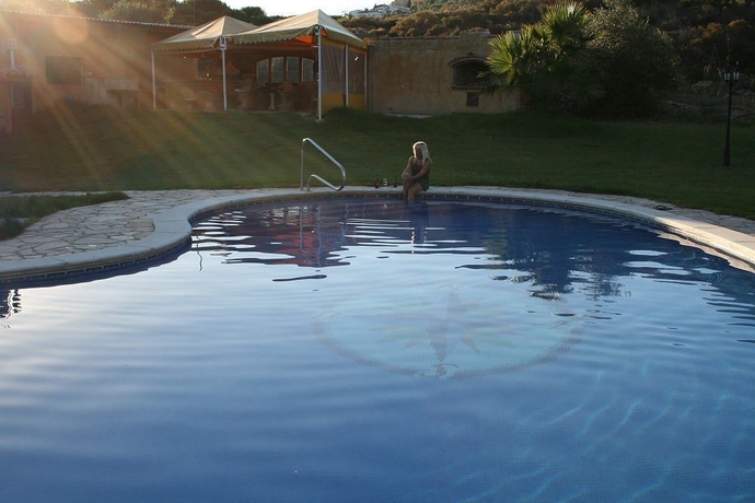 Imagen de la piscina del Hotel Mas Palou. Foto 10