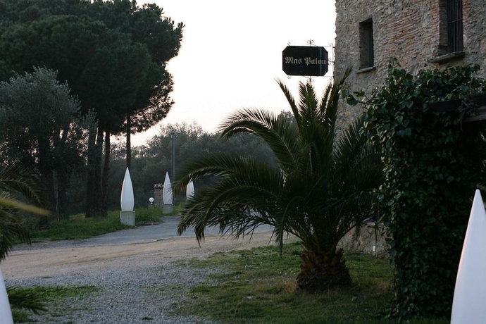 Imagen de los exteriores del Hotel Mas Palou. Foto 8