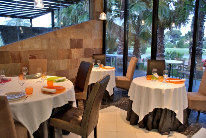 Imagen del bar/restaurante del Hotel Mas Passamaner. Foto 6