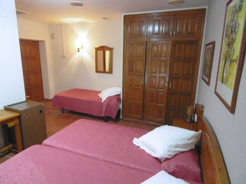 Imagen de la habitación del Hotel Mas Torrellas. Foto 9