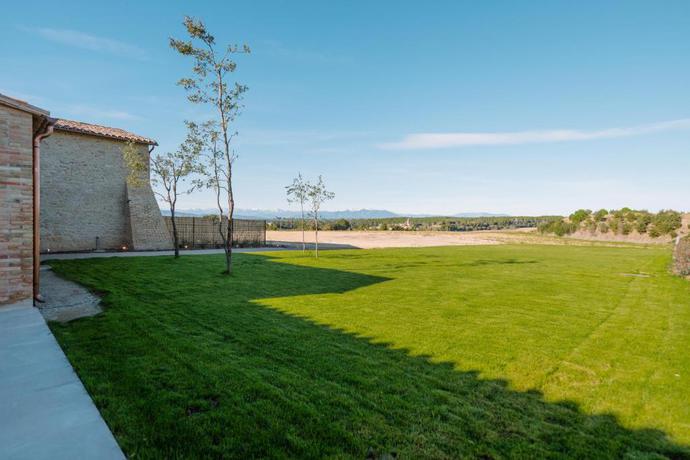 Imagen de los exteriores del Hotel Mas Vidal Vilafreser. Foto 28