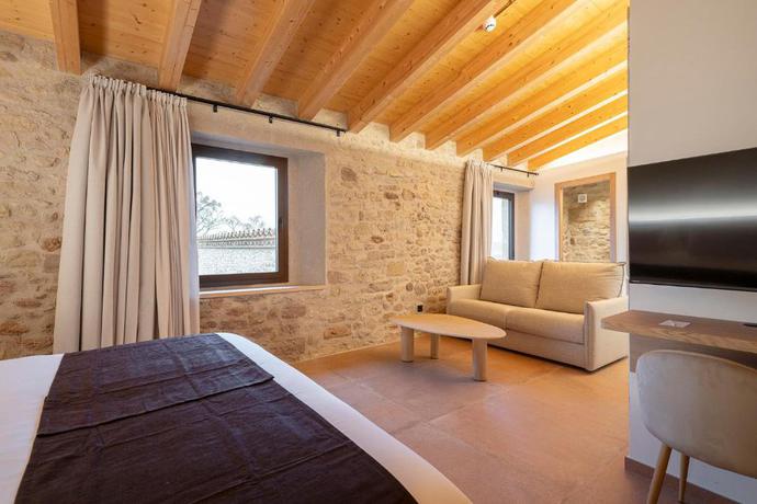 Imagen de la habitación del Hotel Mas Vidal Vilafreser. Foto 23