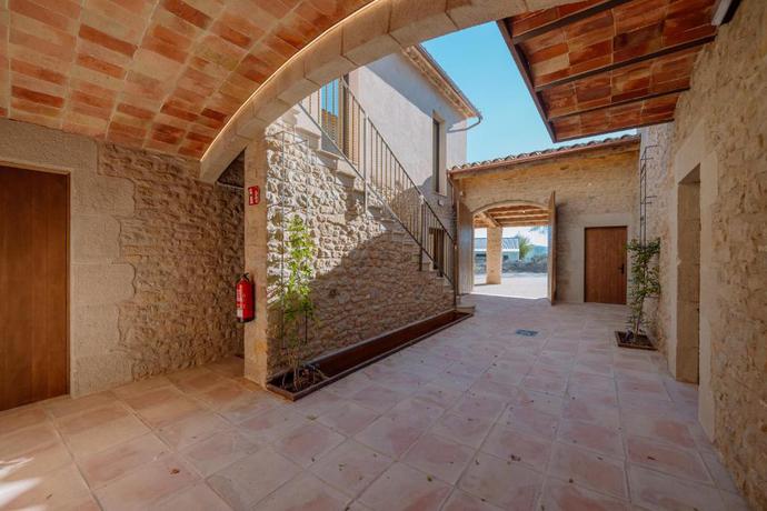 Imagen de los exteriores del Hotel Mas Vidal Vilafreser. Foto 30