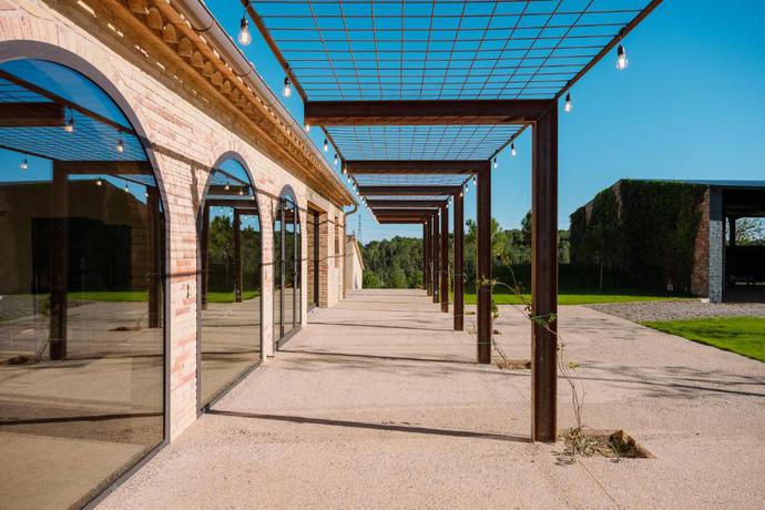 Imagen de los exteriores del Hotel Mas Vidal Vilafreser. Foto 32