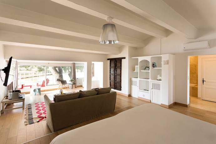 Imagen de la habitación del Hotel Mas de la Fouque H&ocirc;tel and Spa. Foto 15