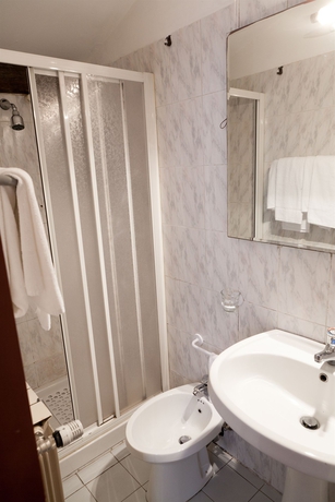 Imagen de la habitación del Hotel Masaccio Florence. Foto 7