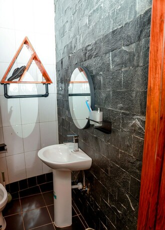 Imagen de la habitación del Hotel Masaka Cultural Resort. Foto 15