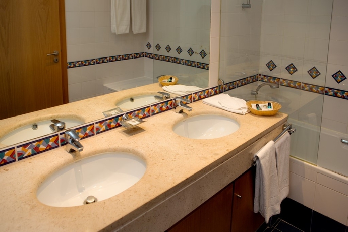 Imagen de la habitación del Hotel Masana Algarve. Foto 8