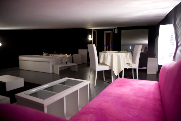 Imagen de la habitación del Hotel Masaniello Luxury. Foto 11