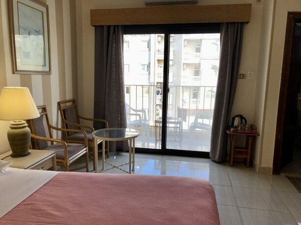 Imagen de la habitación del Hotel Masaya Suites. Foto 16